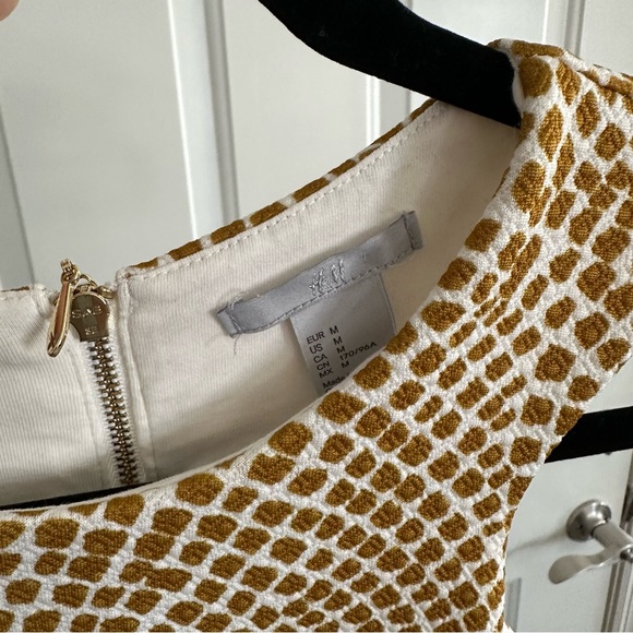 H&M Textured Bodycon Midi Dress - Picture 4 of 7